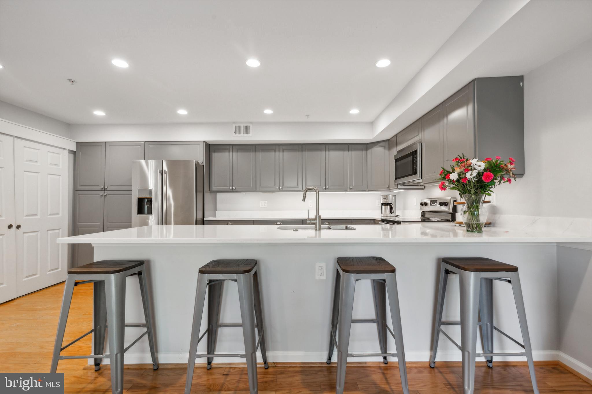 OCCOQUAN POINTE CONDO - Residential