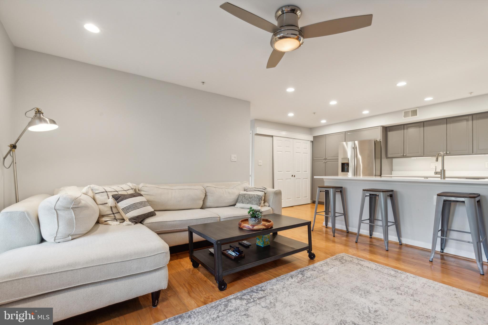 OCCOQUAN POINTE CONDO - Residential