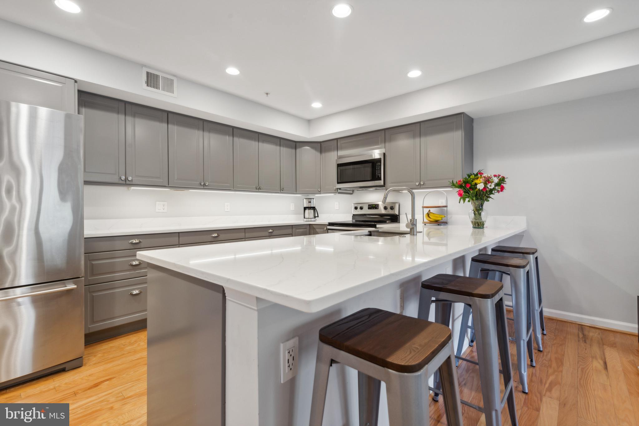 OCCOQUAN POINTE CONDO - Residential