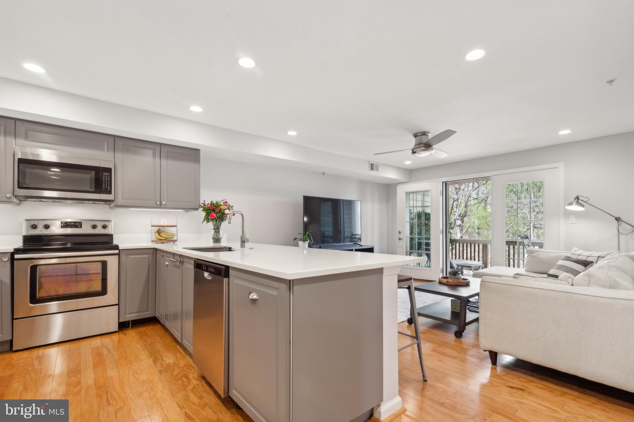 OCCOQUAN POINTE CONDO - Residential