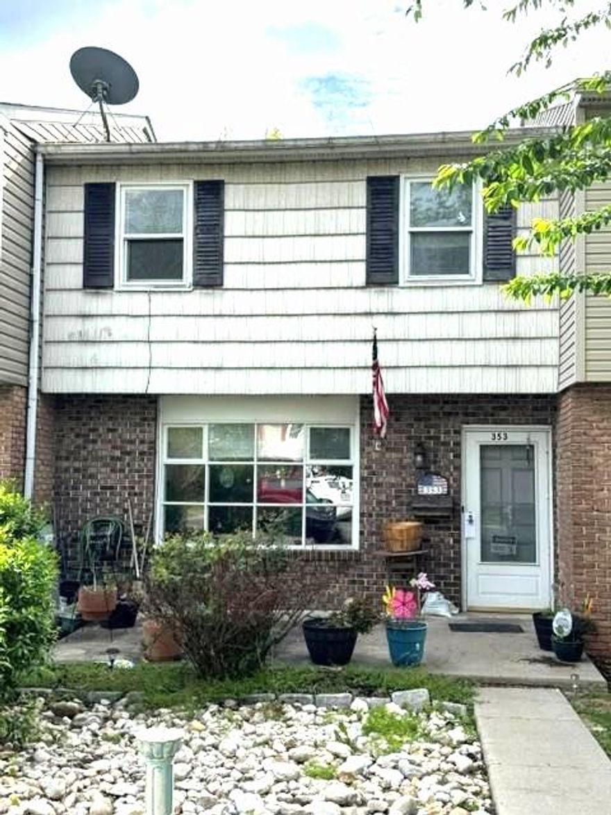 353 Washington Street is an in-town, middle row home.   This home is a great 3 bedroom, 1.5 bath starter home.  Being sold "as-is" and requires cosmetic updates.  Listing will be active 5/21.  Full description to follow.