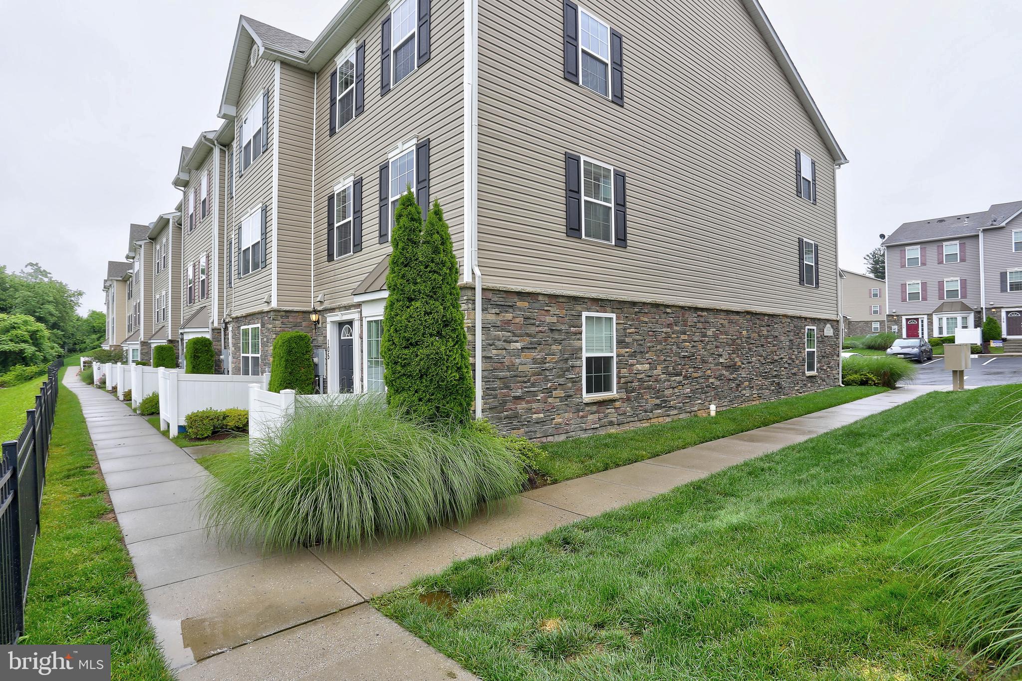 RESERVOIR RIDGE - Residential