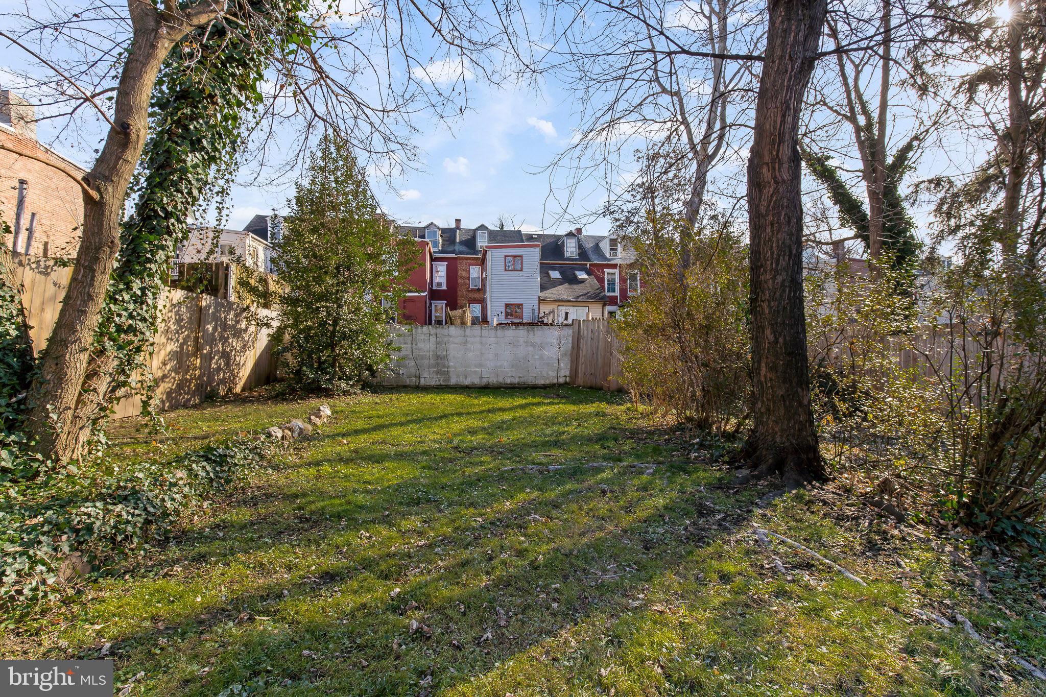 DOWNTOWN LANCASTER - Residential