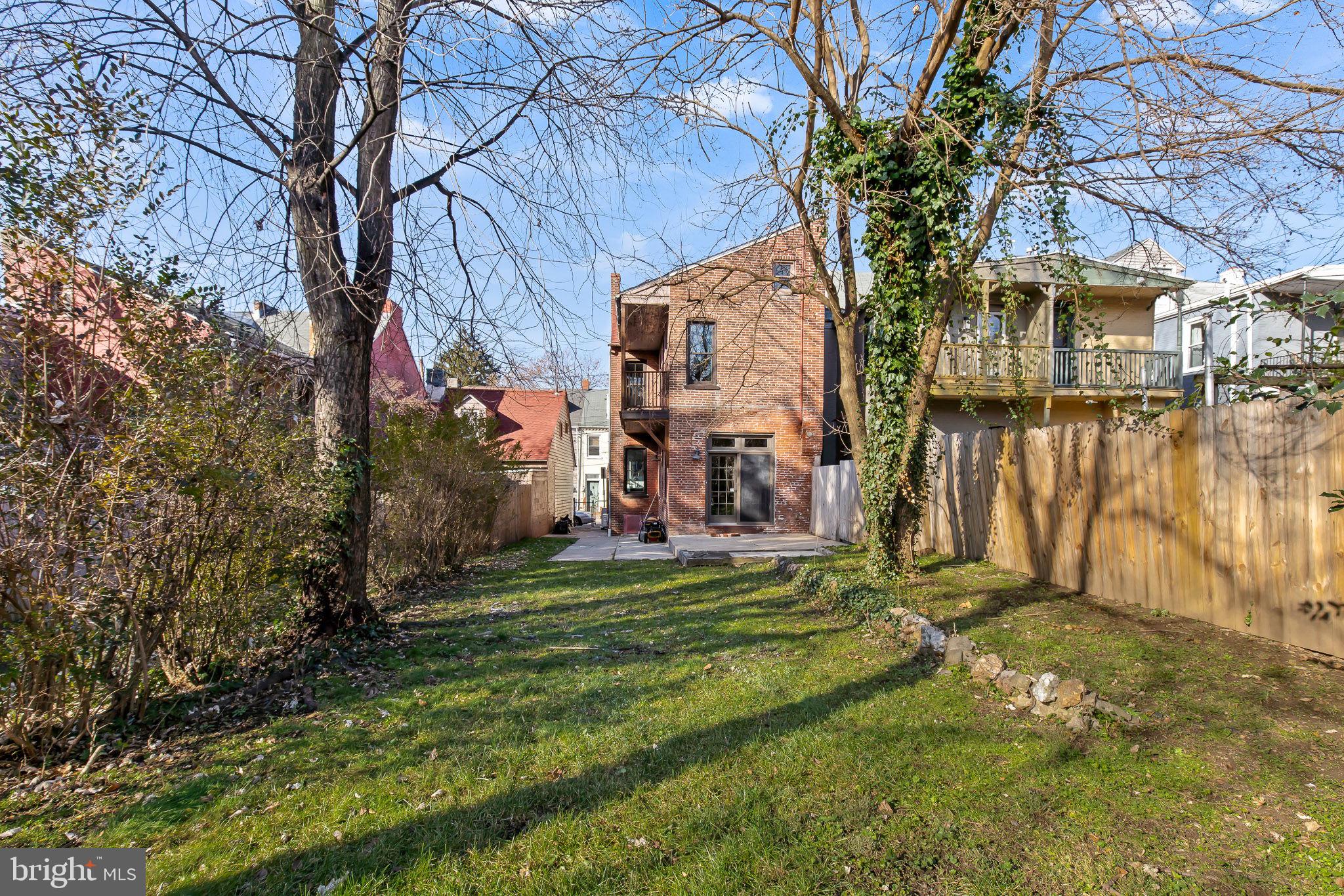 DOWNTOWN LANCASTER - Residential