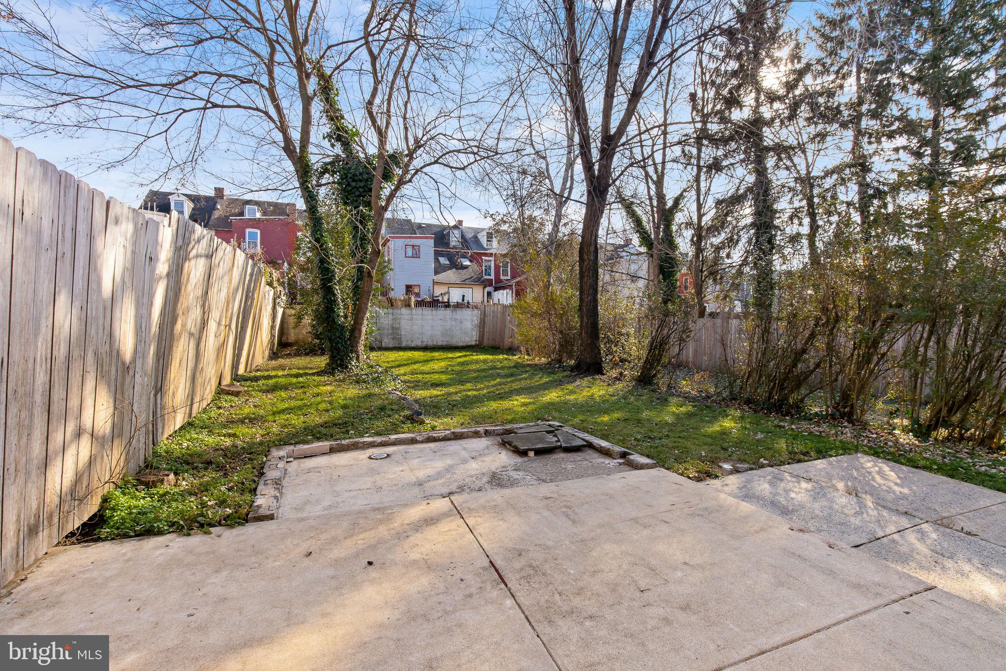 DOWNTOWN LANCASTER - Residential