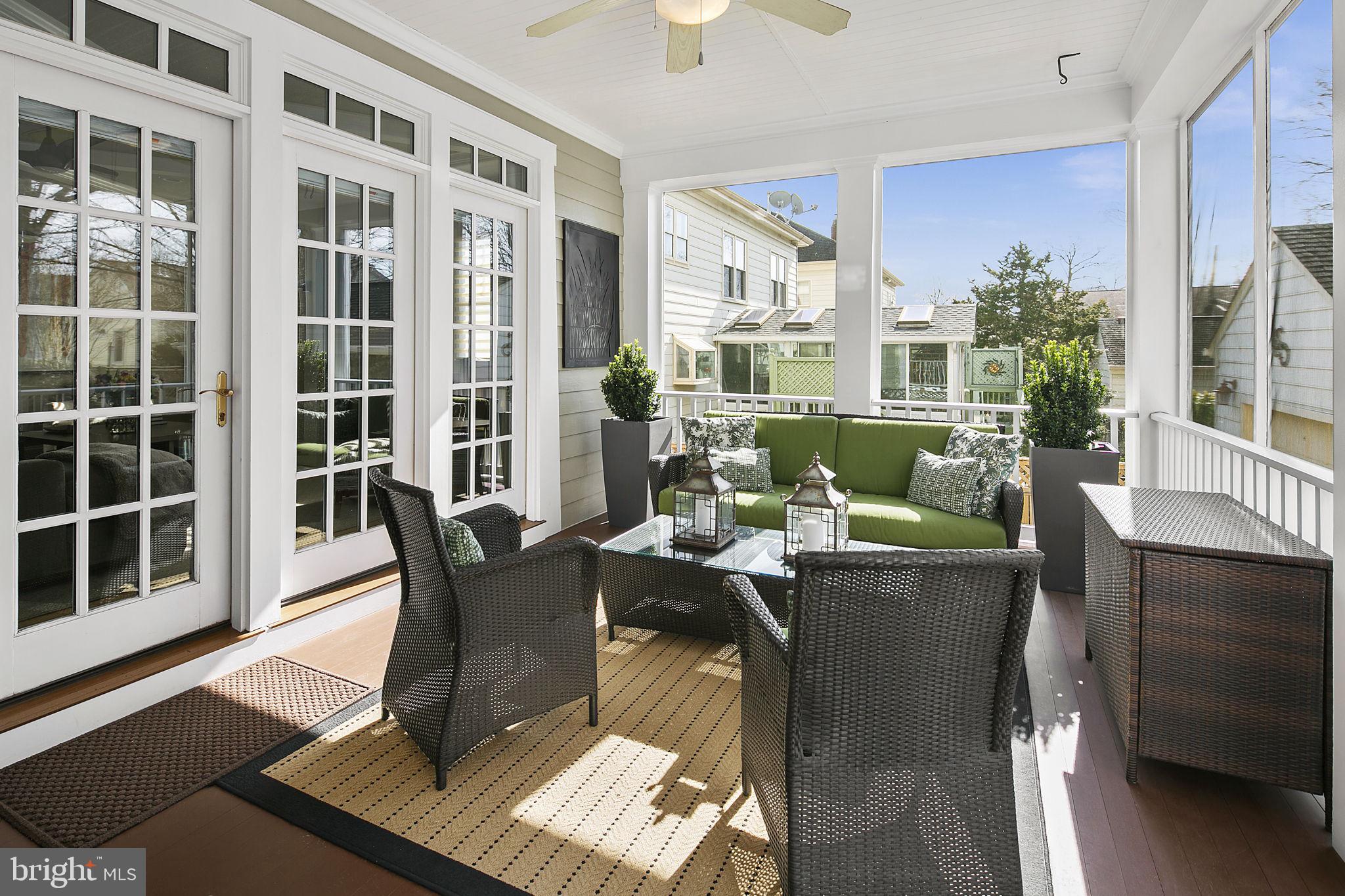 MOORES CLARENDON - Residential