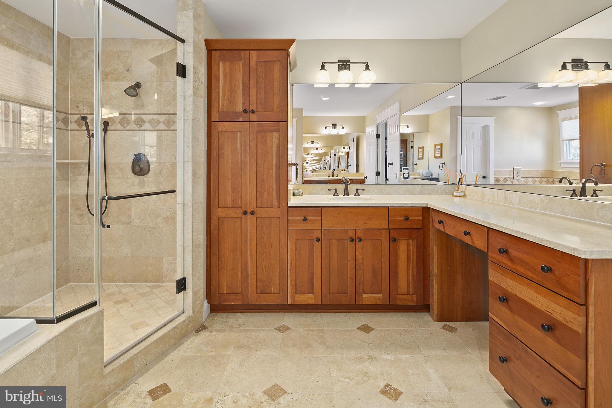 MOORES CLARENDON - Residential