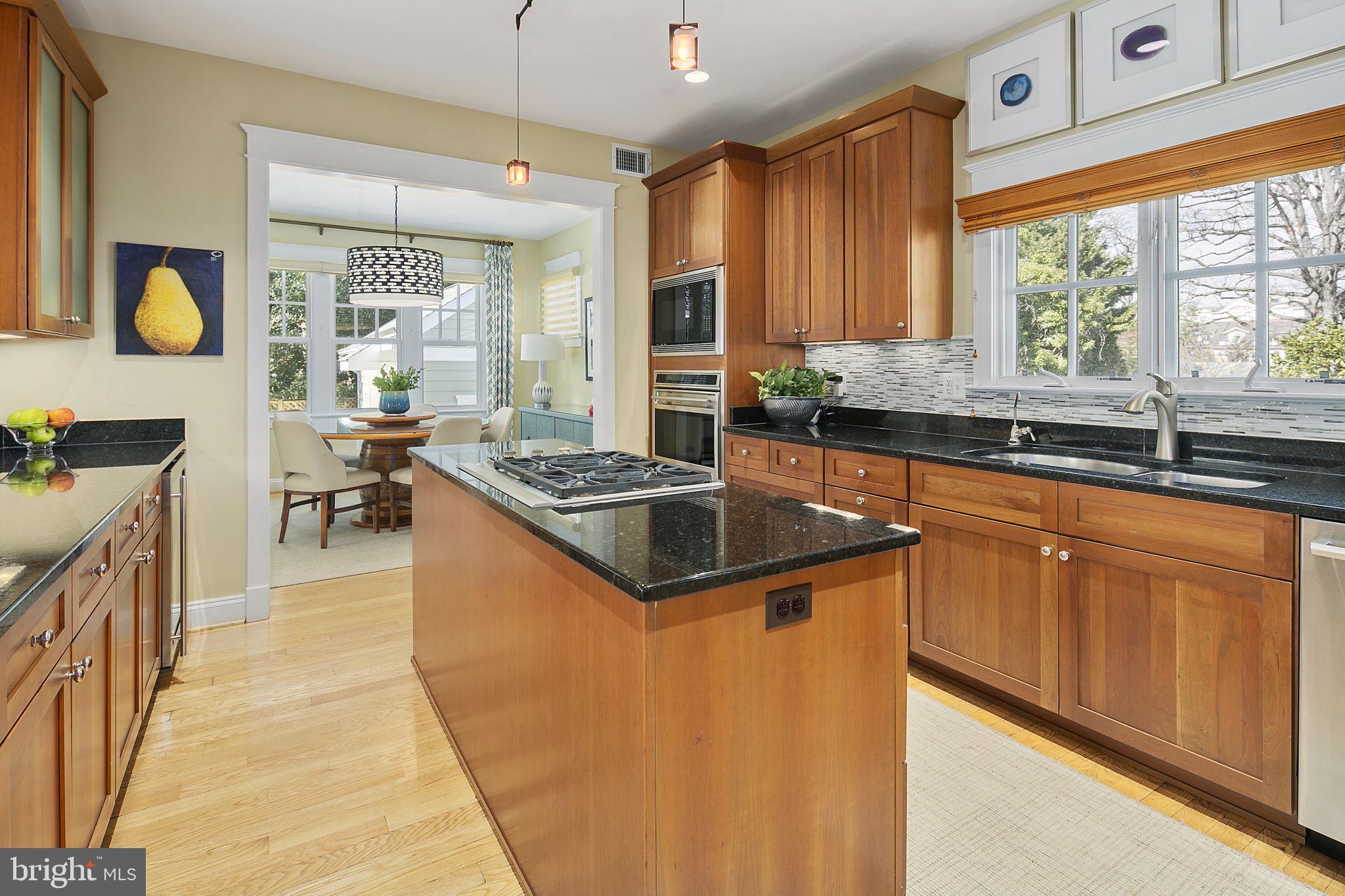 MOORES CLARENDON - Residential