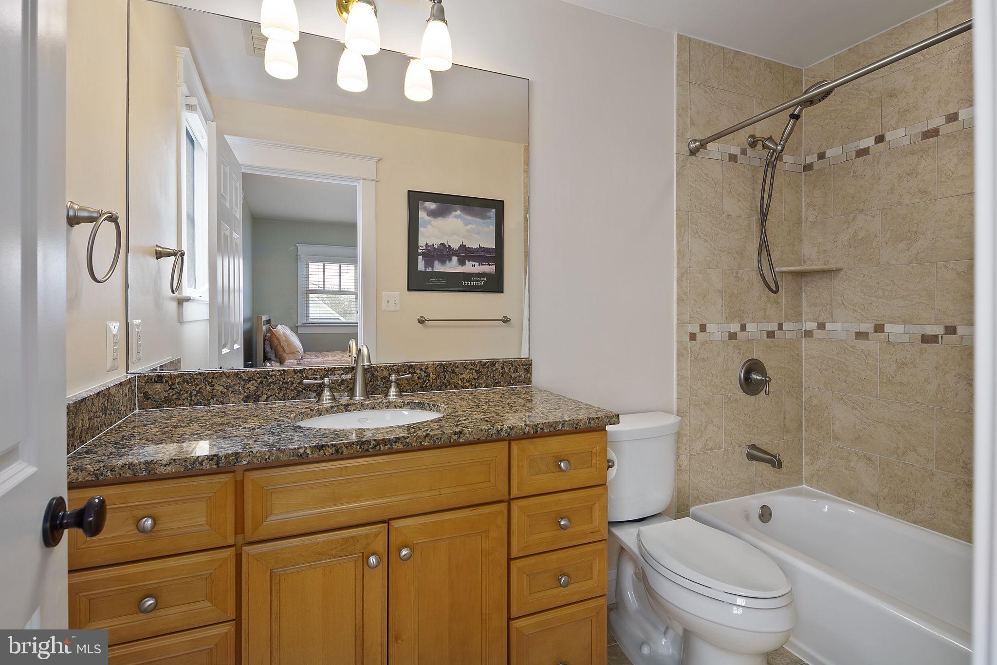 MOORES CLARENDON - Residential