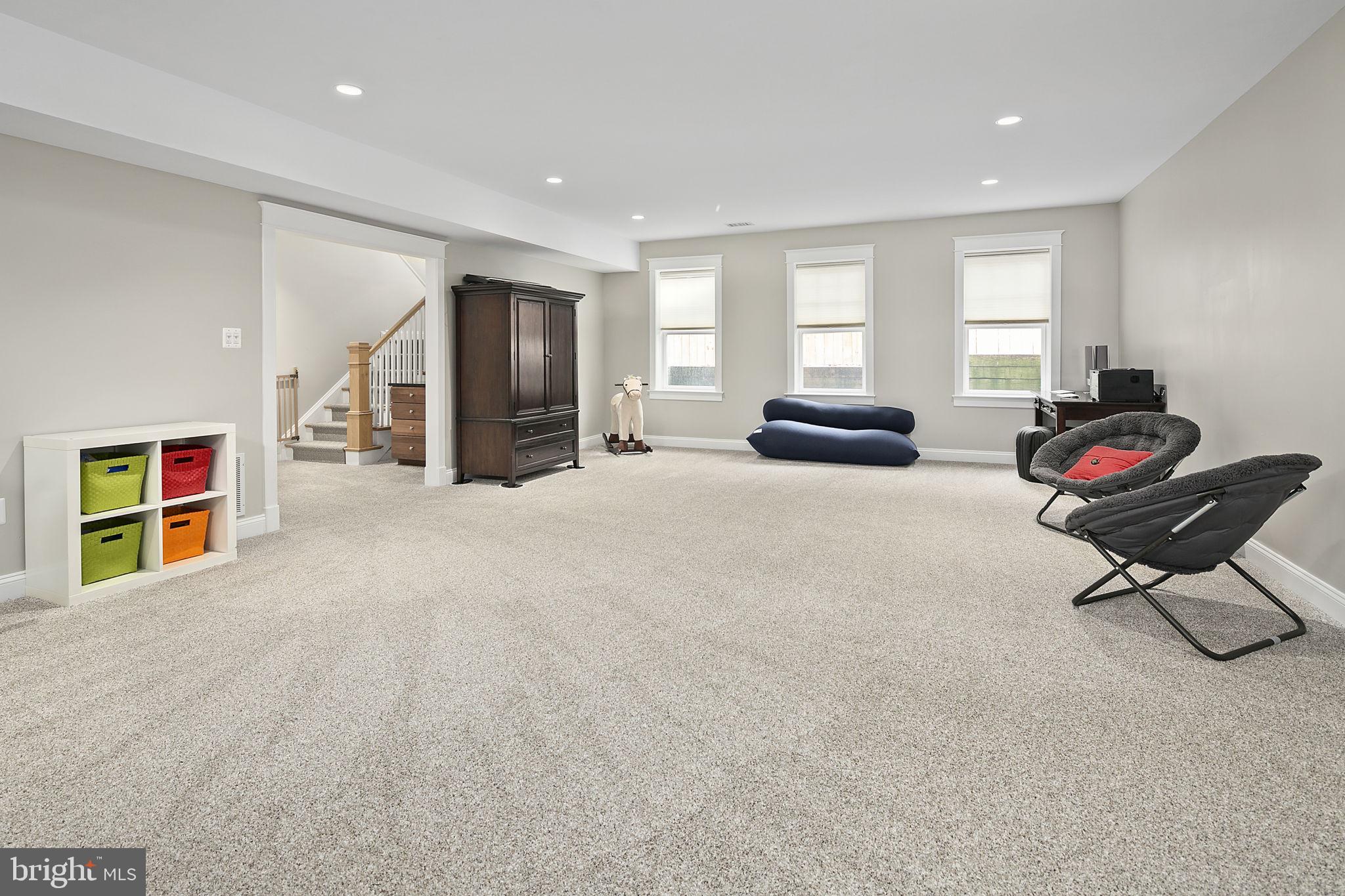 MOORES CLARENDON - Residential