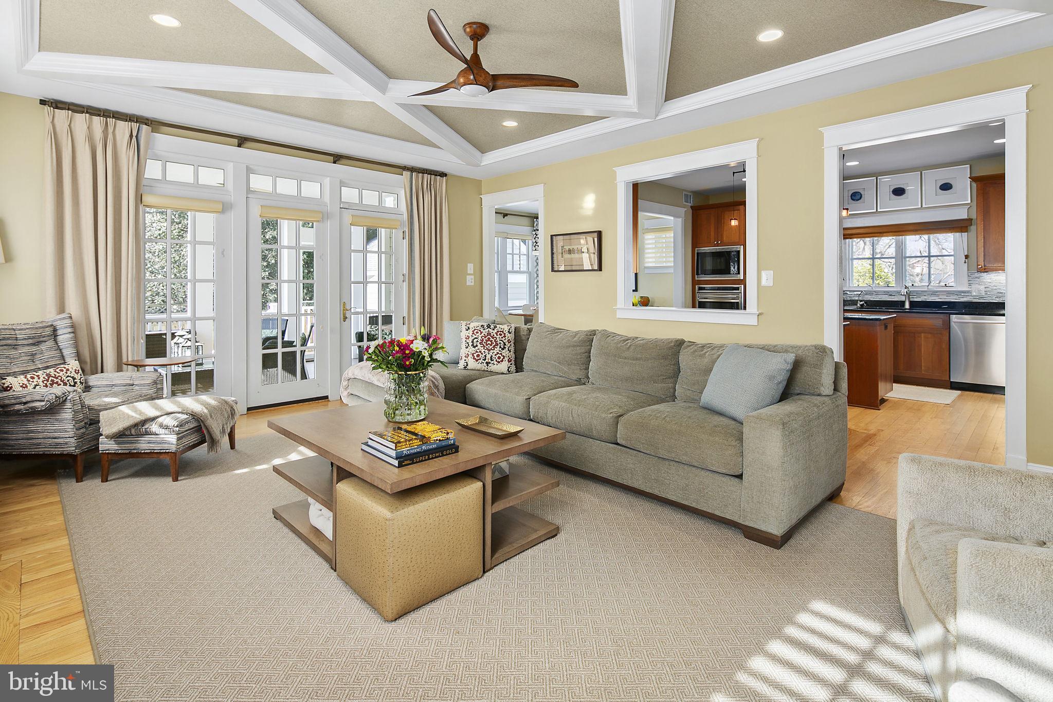 MOORES CLARENDON - Residential