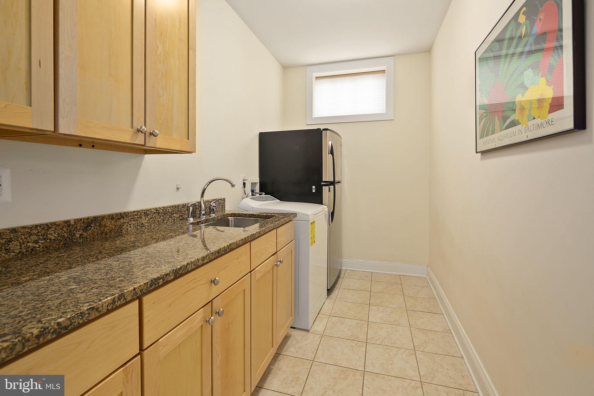 MOORES CLARENDON - Residential