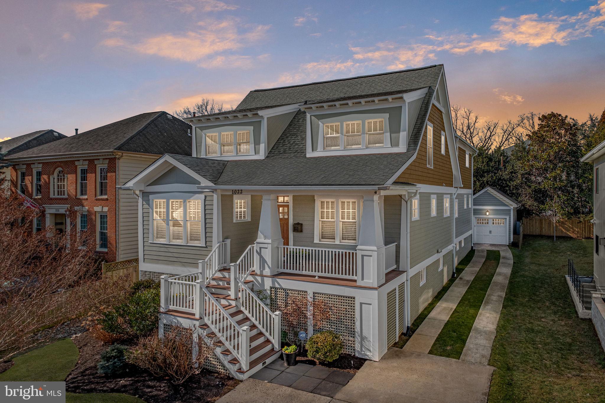 MOORES CLARENDON - Residential