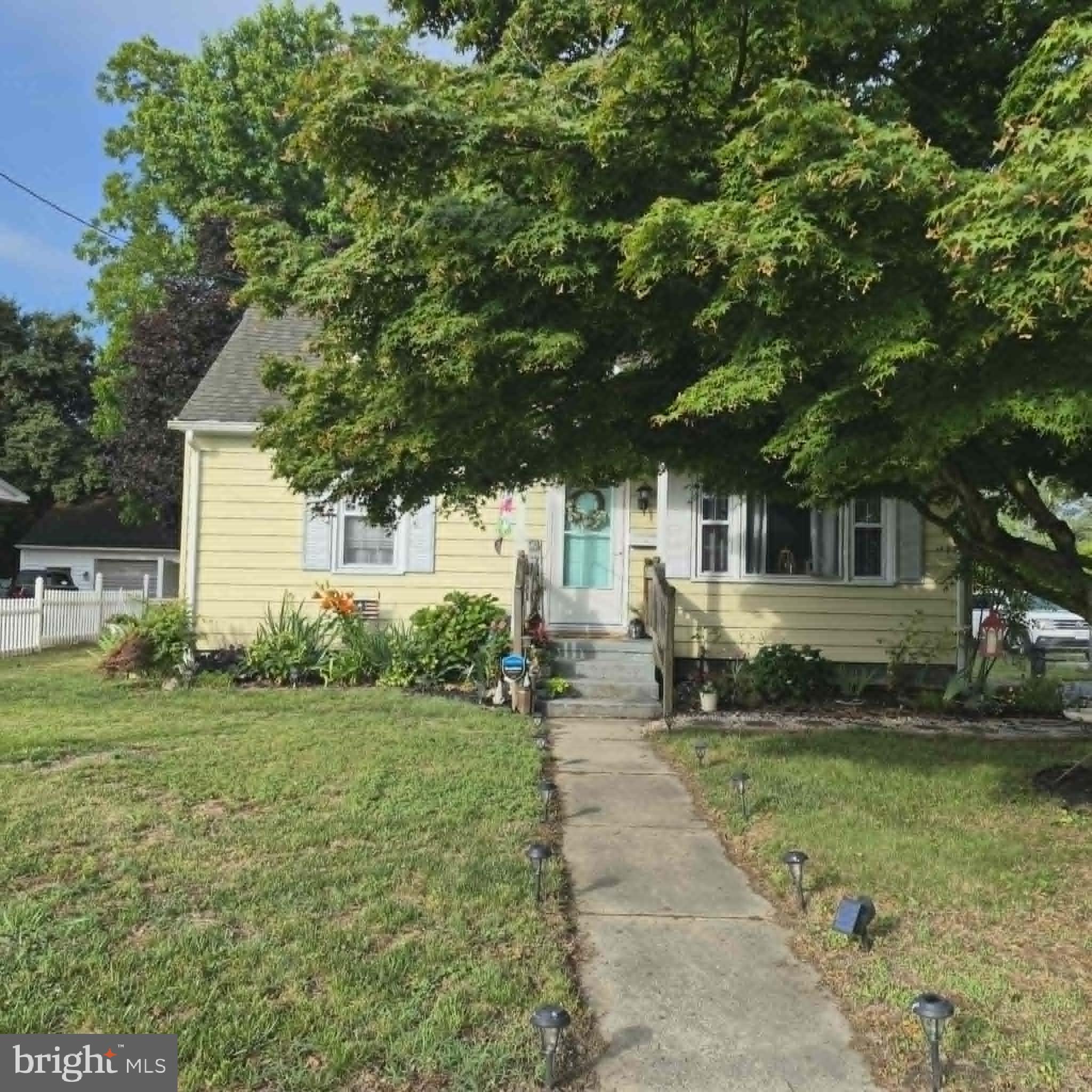 1008 CEDAR STREET