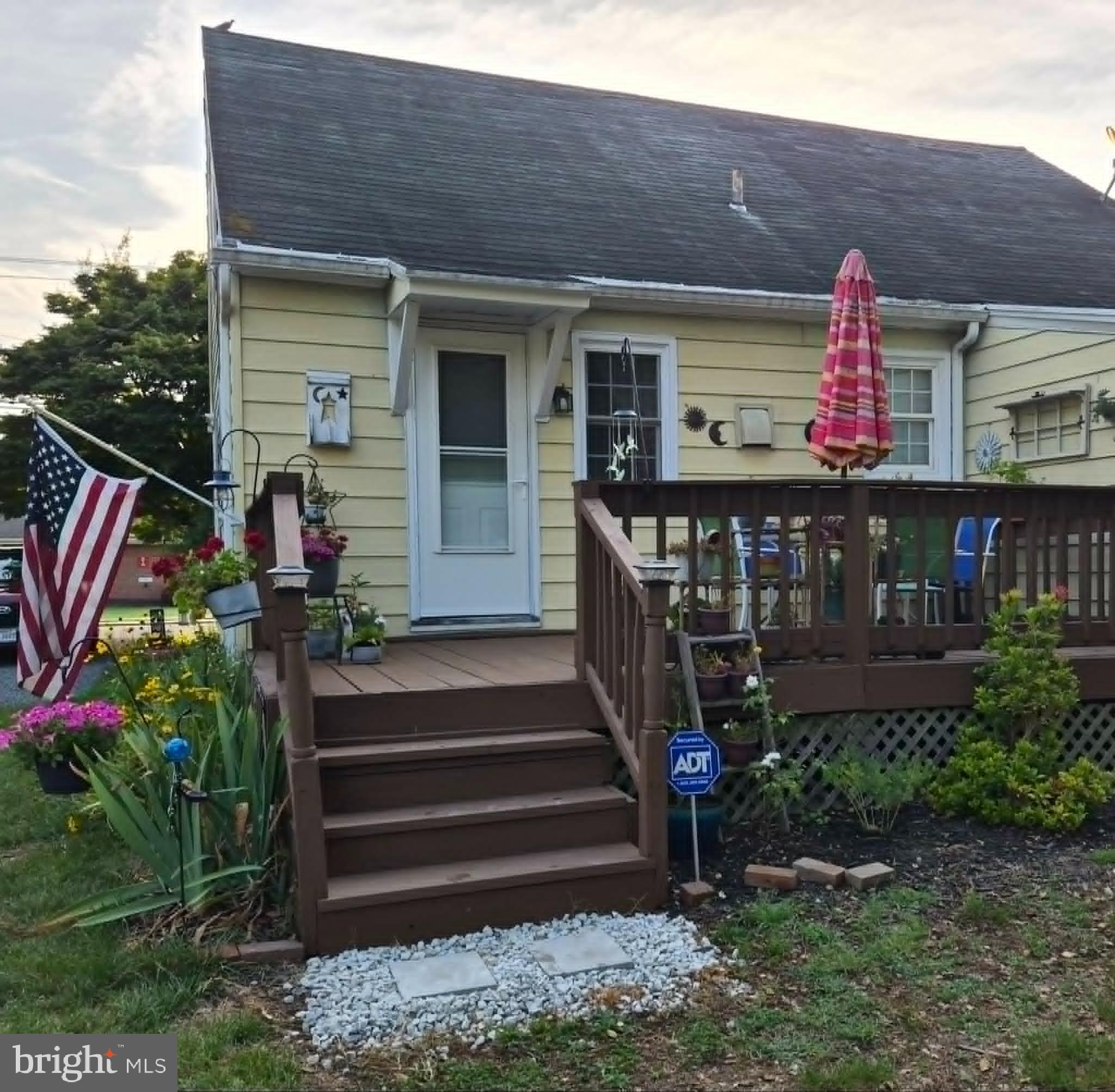 1008 CEDAR STREET