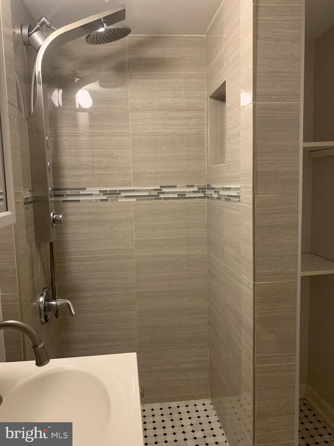 WILSON BRIDGE - Residential Lease