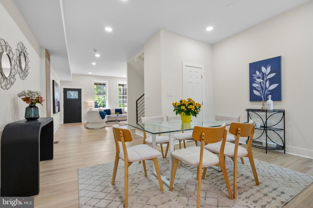 Photo of 1129 8th Street NE, WASHINGTON, DC 20002 (MLS # DCDC2230144)