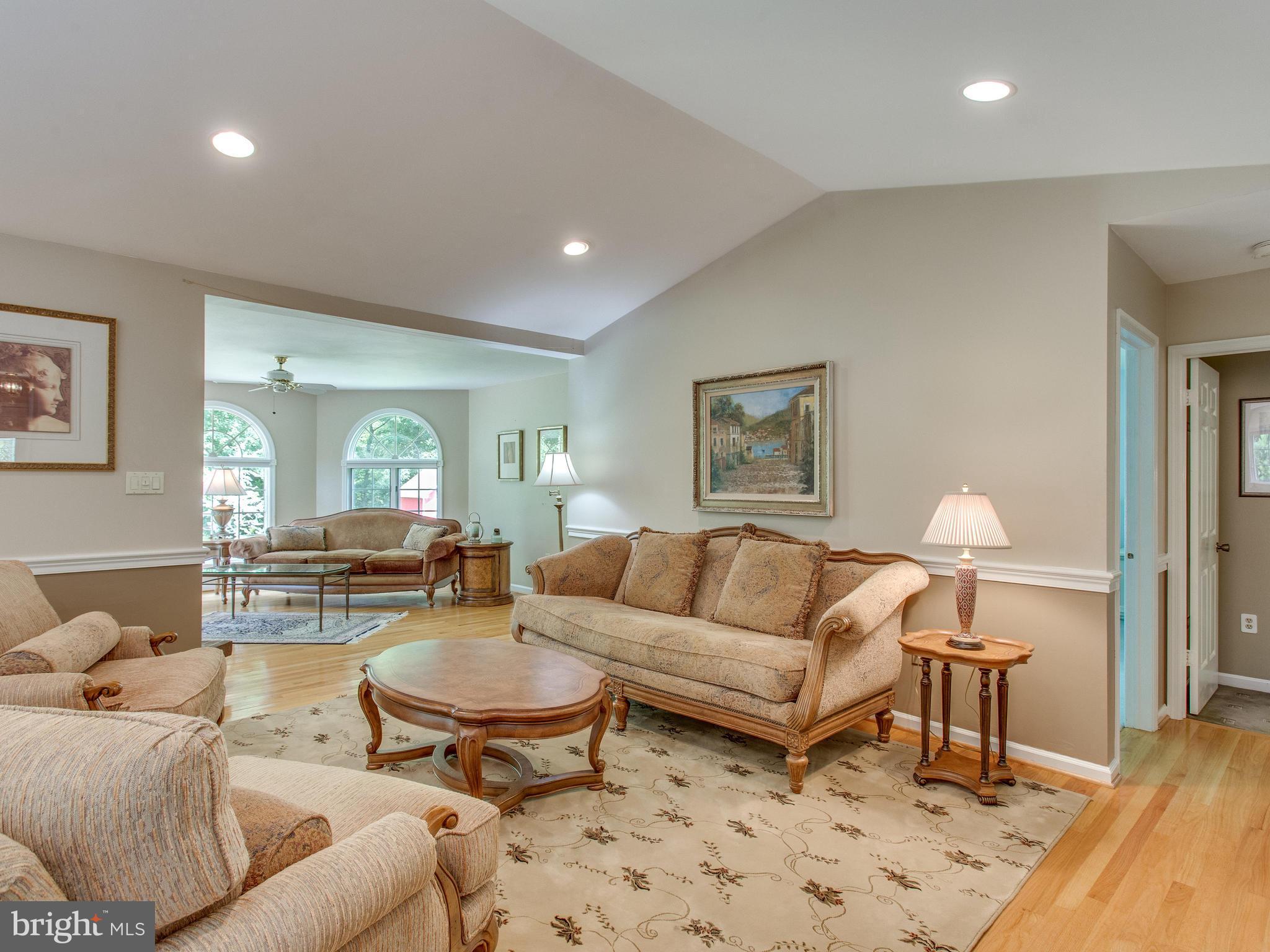 KINGS HILL - Residential