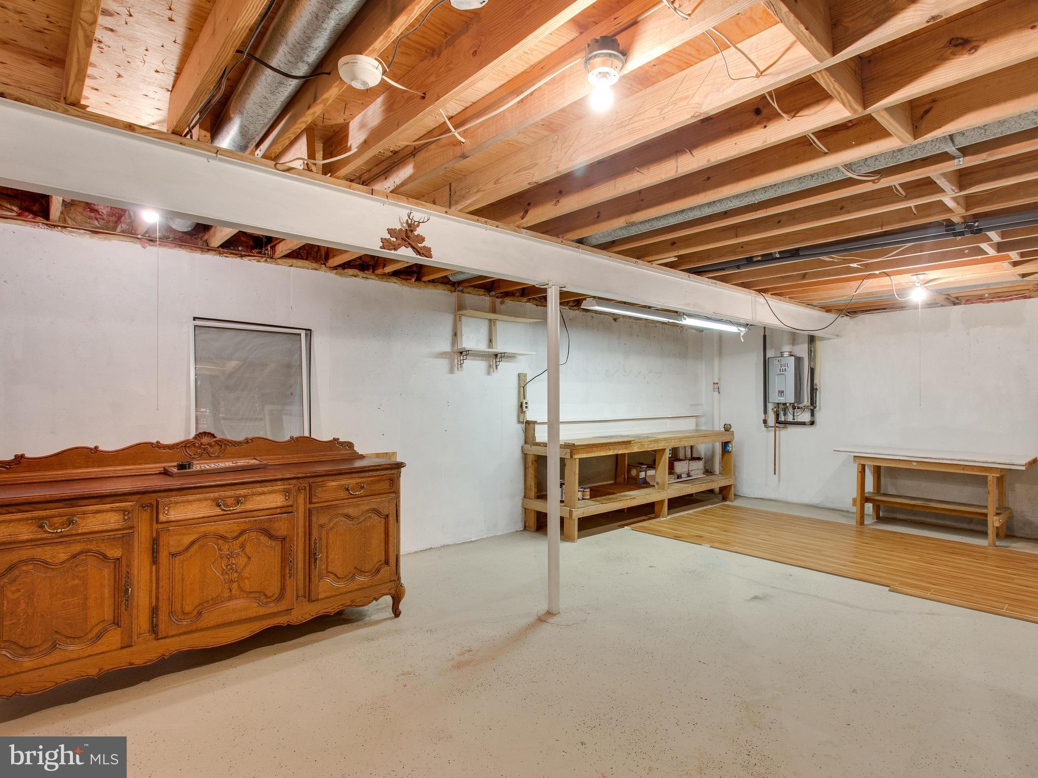 KINGS HILL - Residential