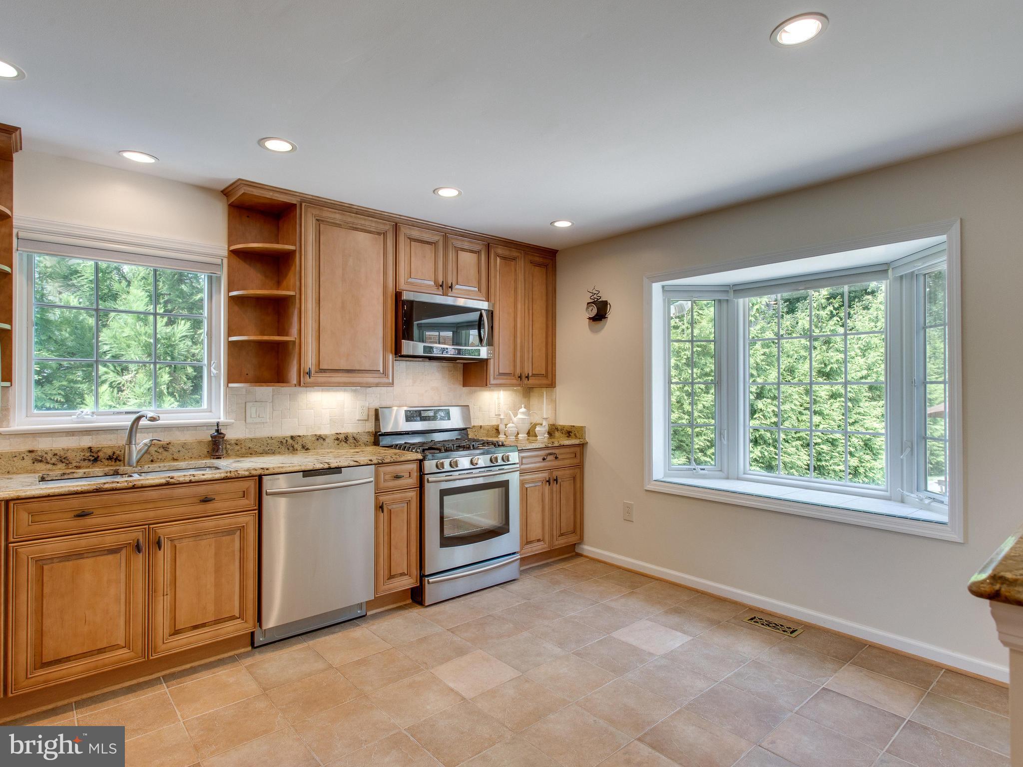 KINGS HILL - Residential