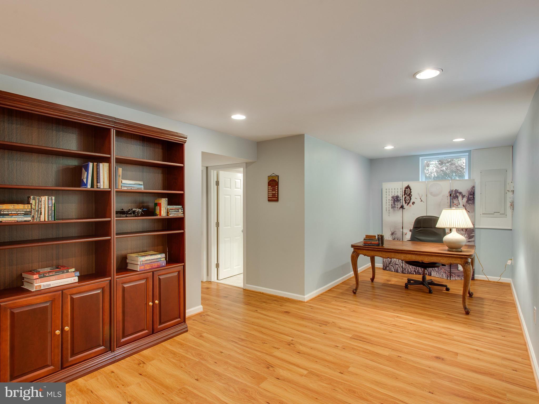 KINGS HILL - Residential