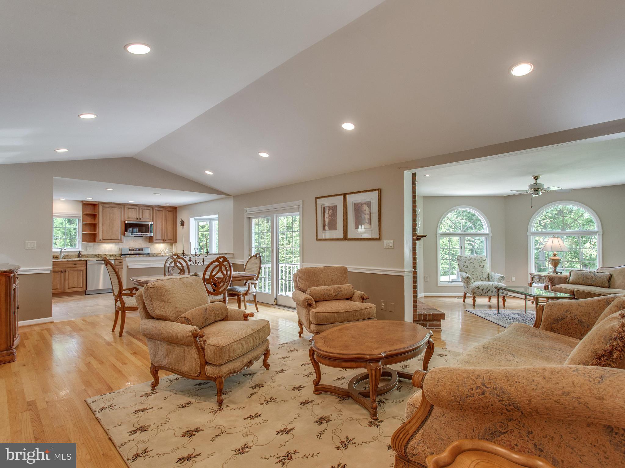 KINGS HILL - Residential