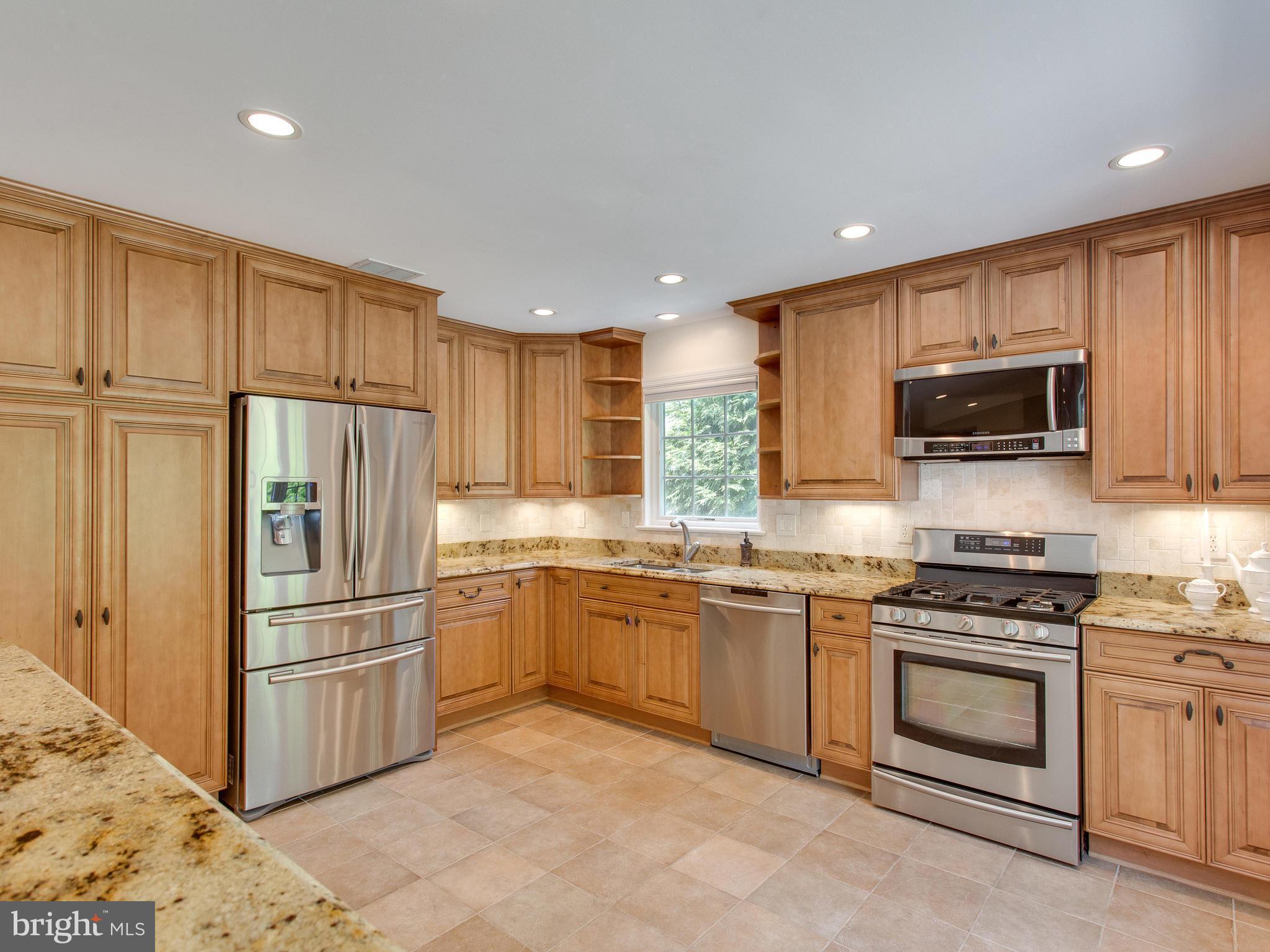 KINGS HILL - Residential