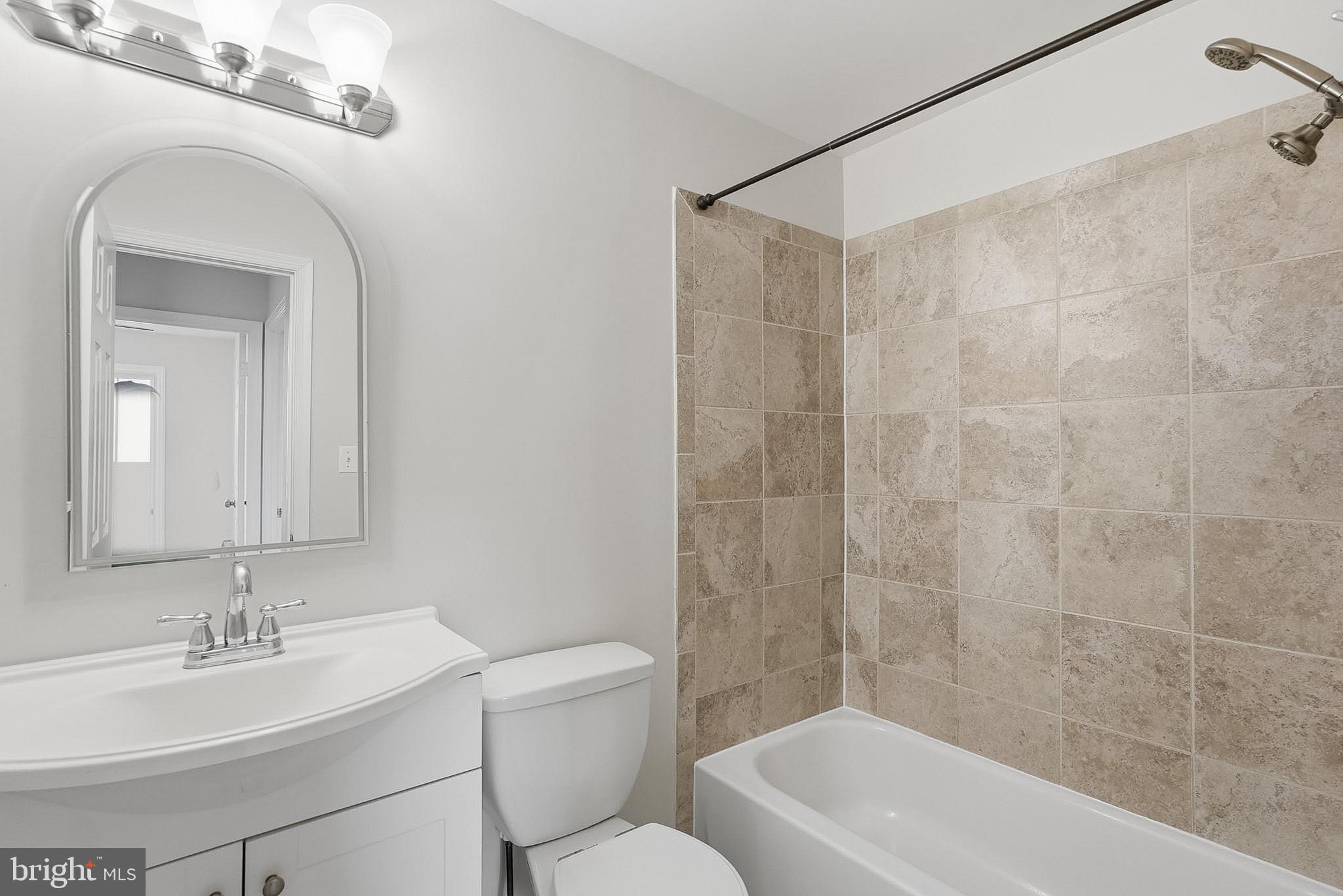 KEENE MILL WOODS - Residential