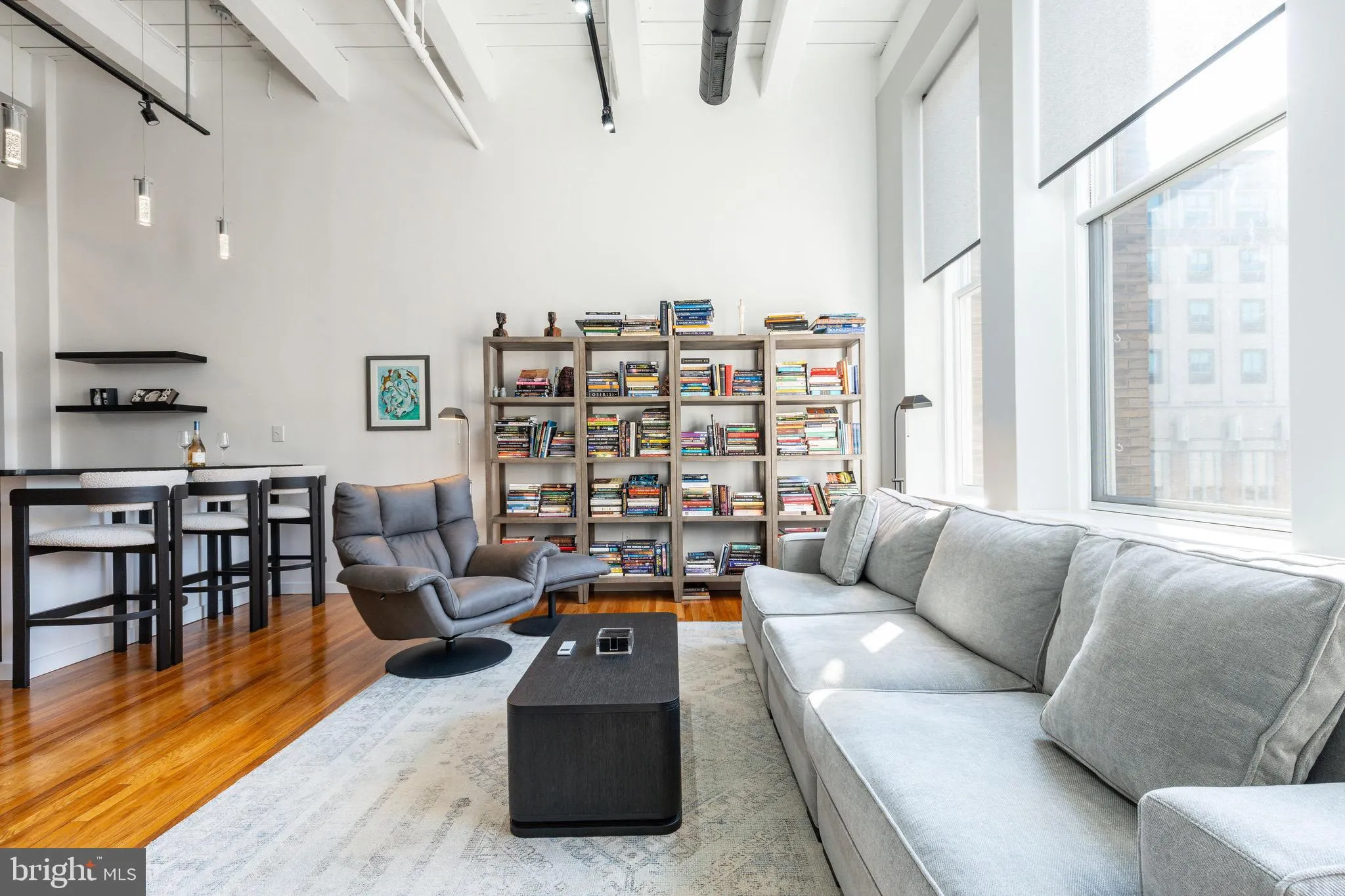 Philadelphia, Pennsylvania 19107, United States, 2 Bedrooms Bedrooms, ,2 BathroomsBathrooms,Residential,Active,86363