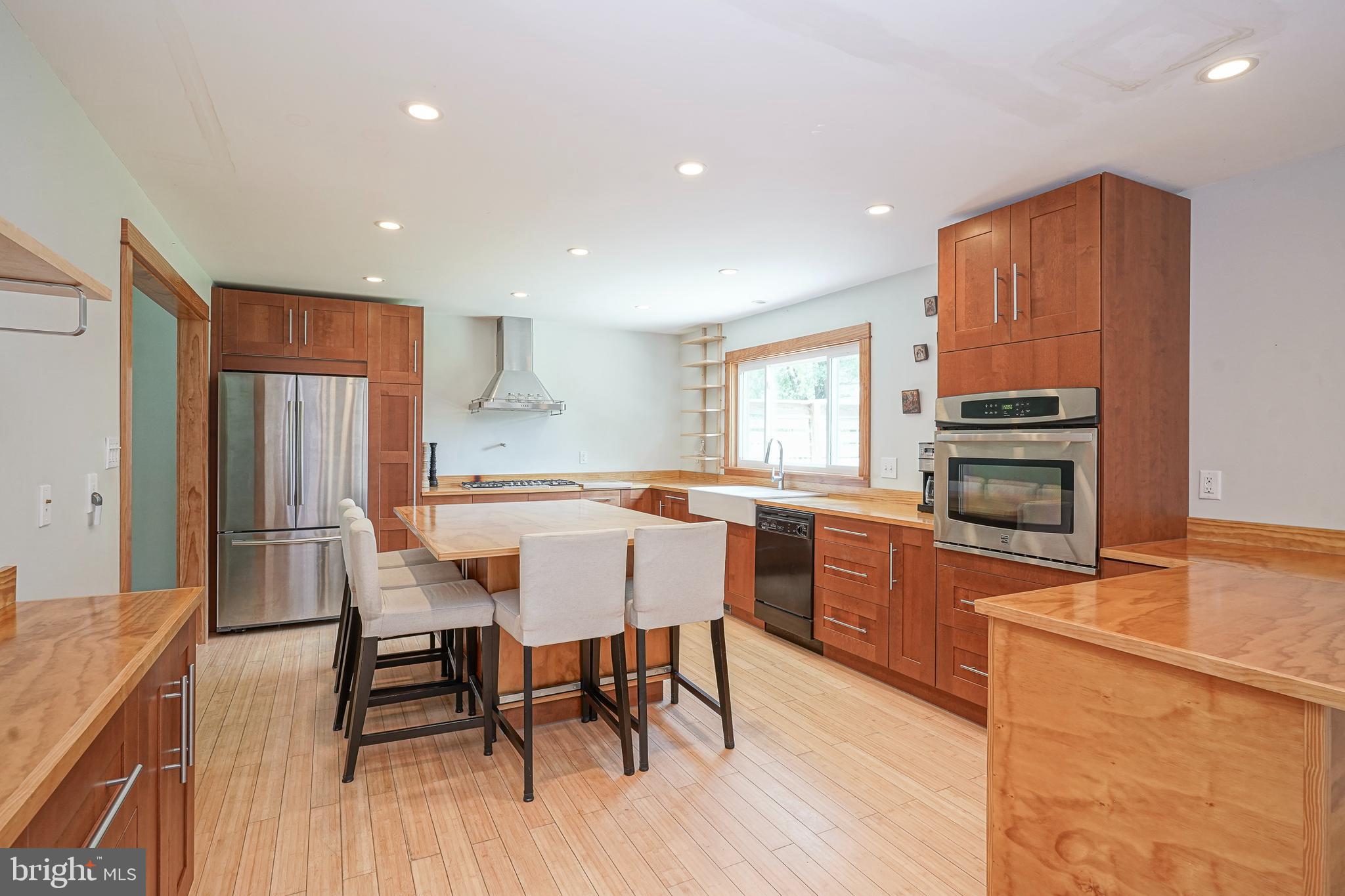 4 ANVIL COURT