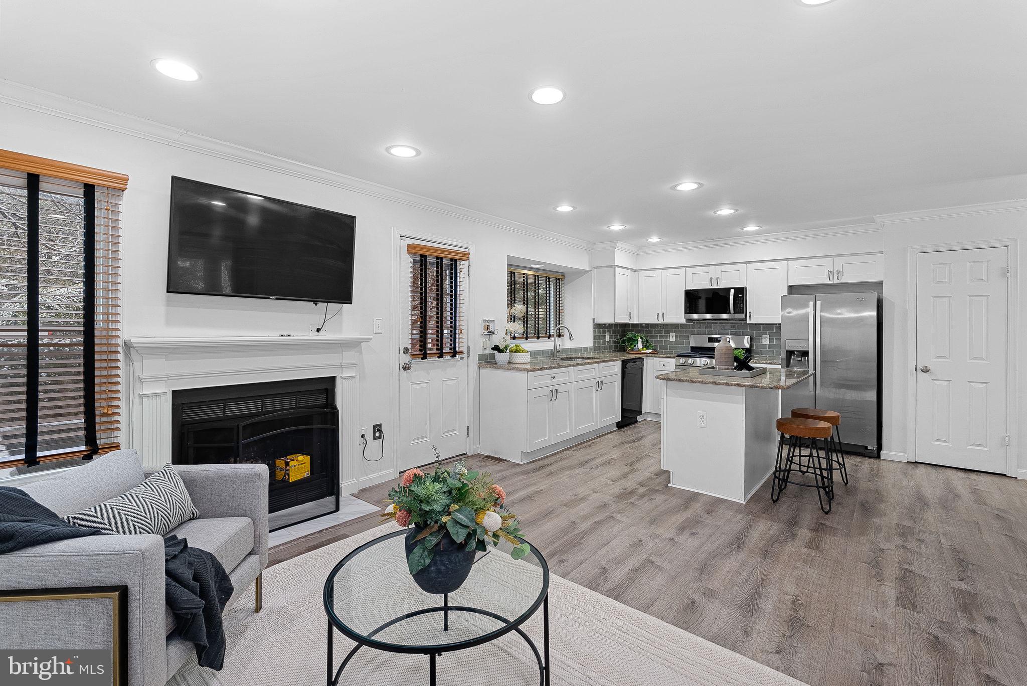 WOODSTONE - Residential