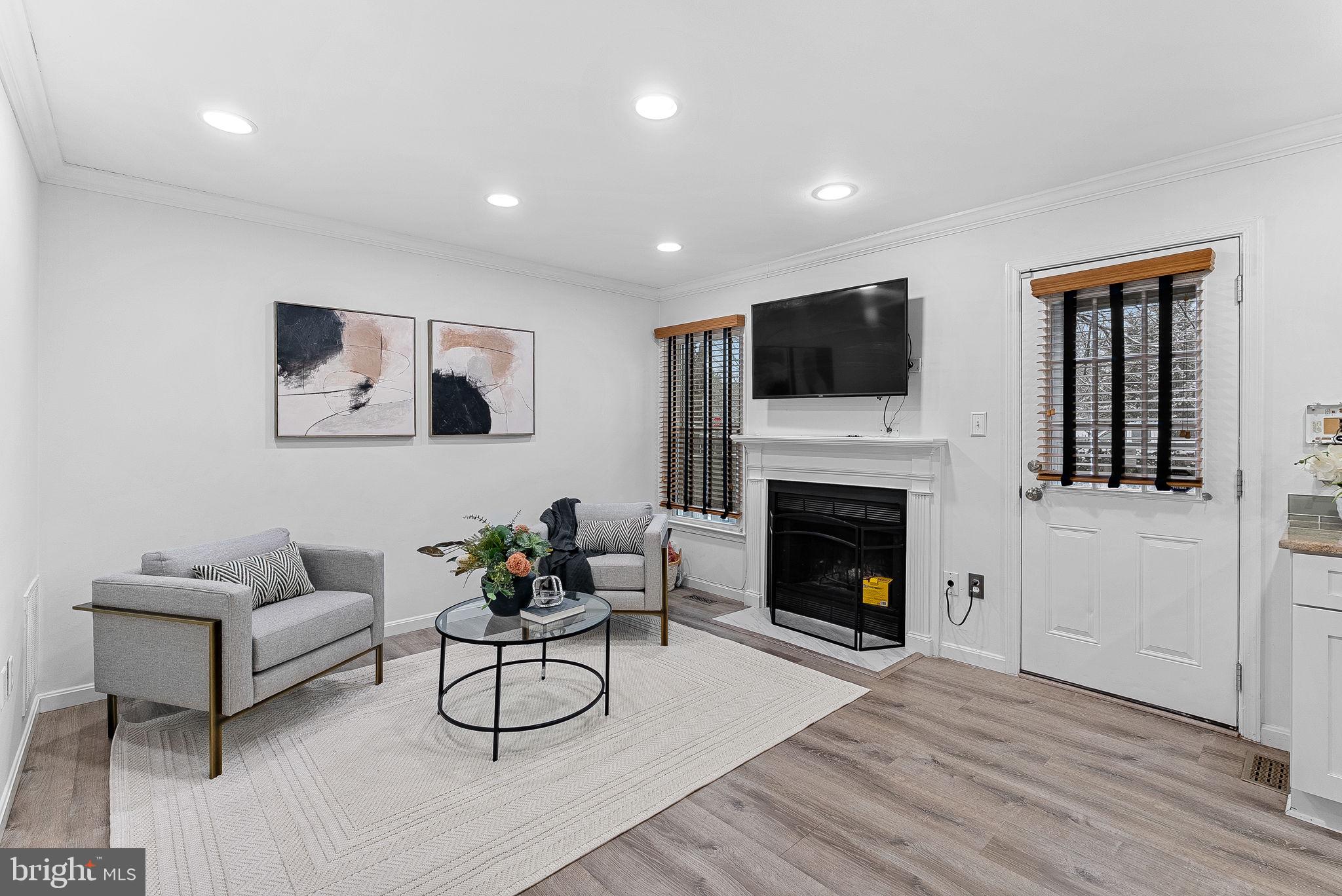 WOODSTONE - Residential