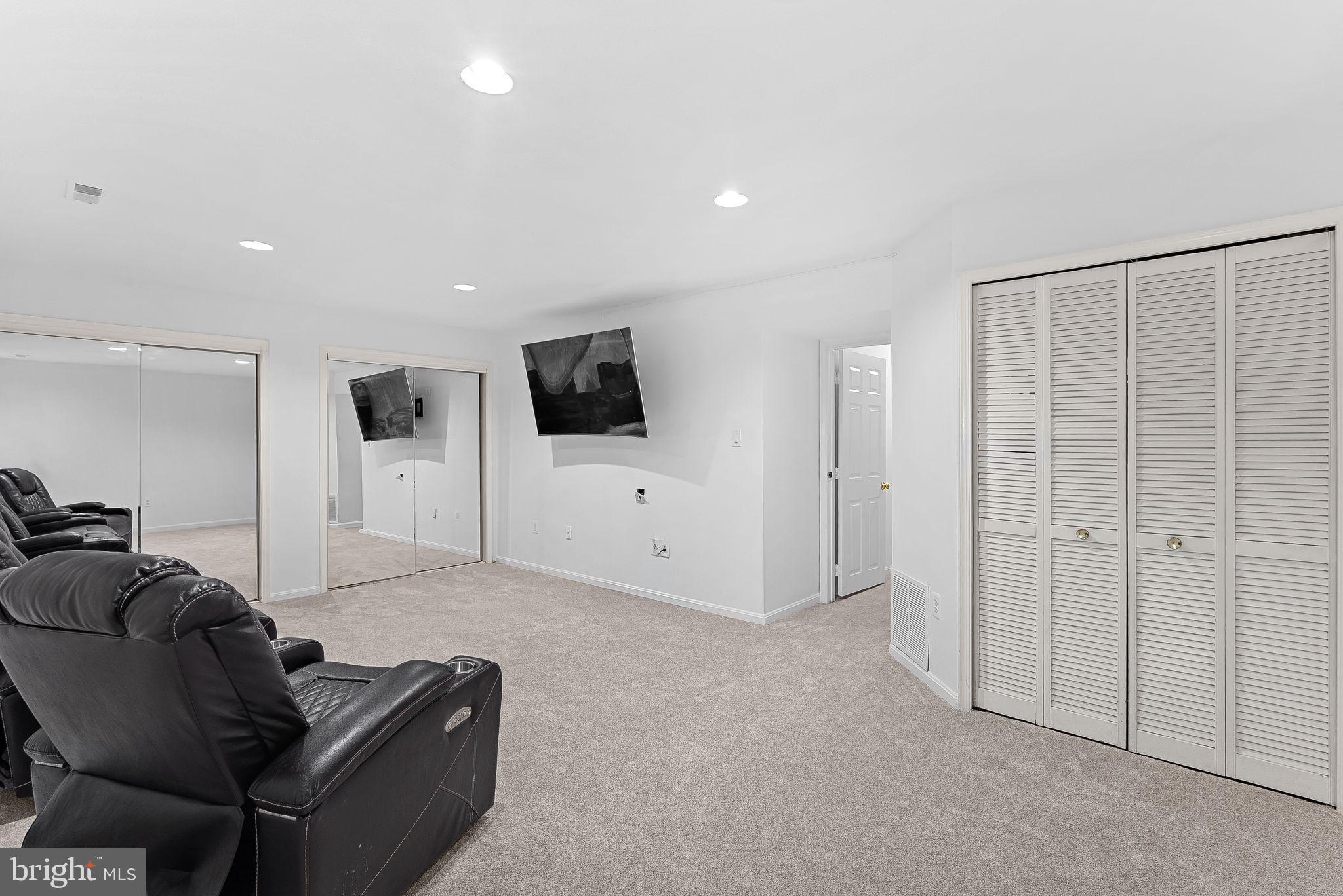 WOODSTONE - Residential