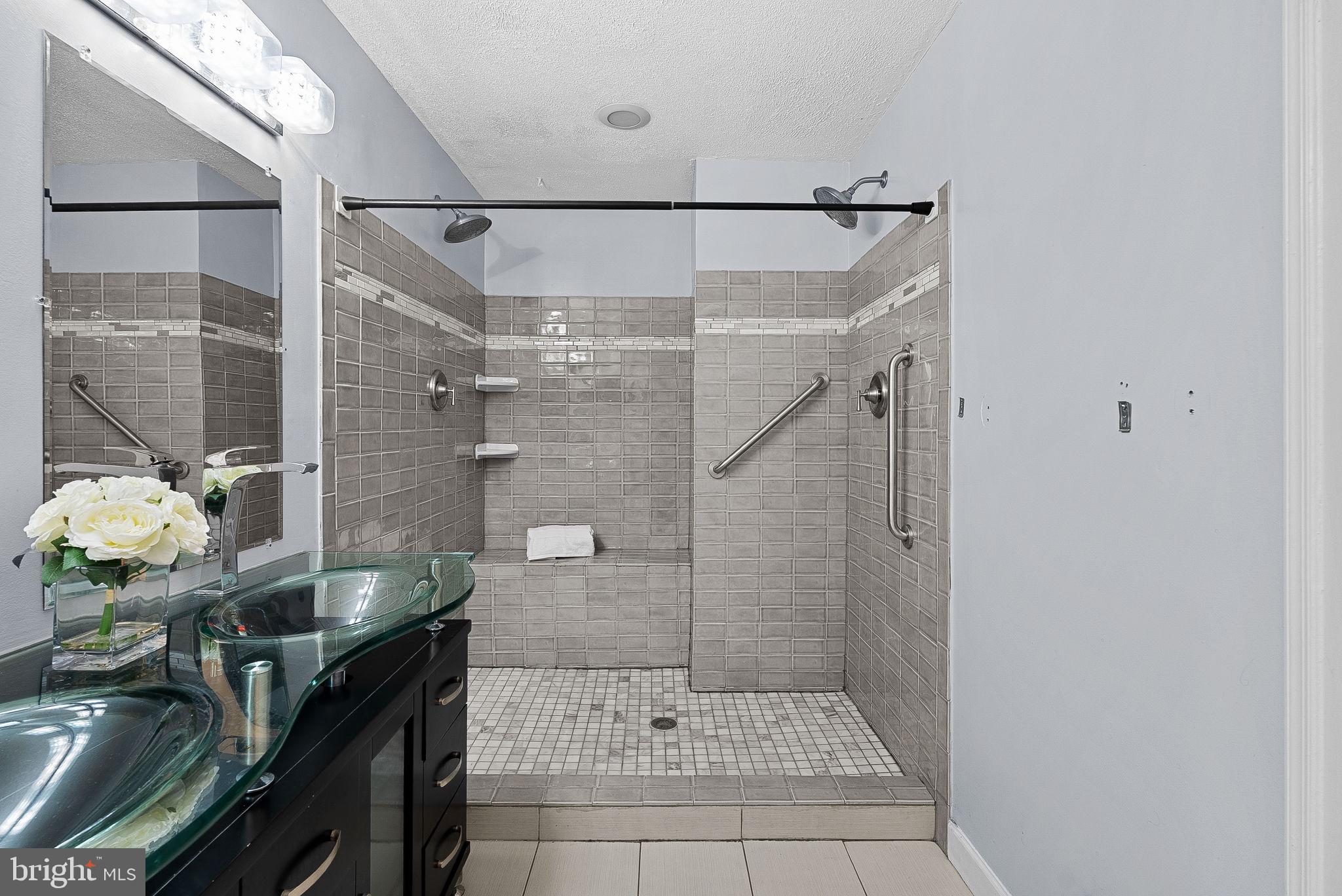 WOODSTONE - Residential