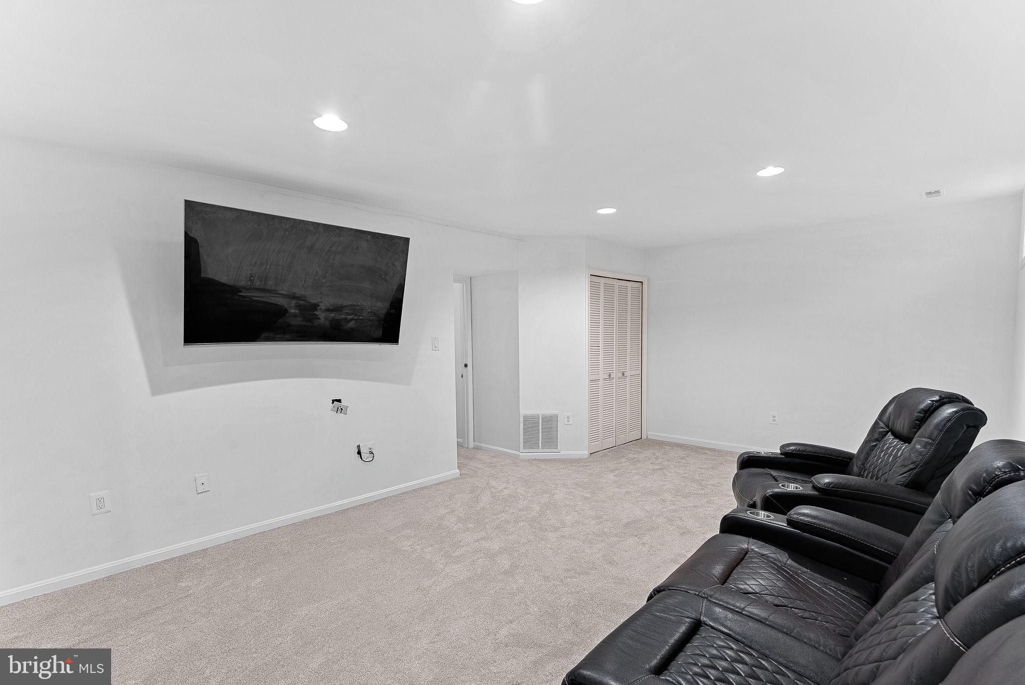 WOODSTONE - Residential