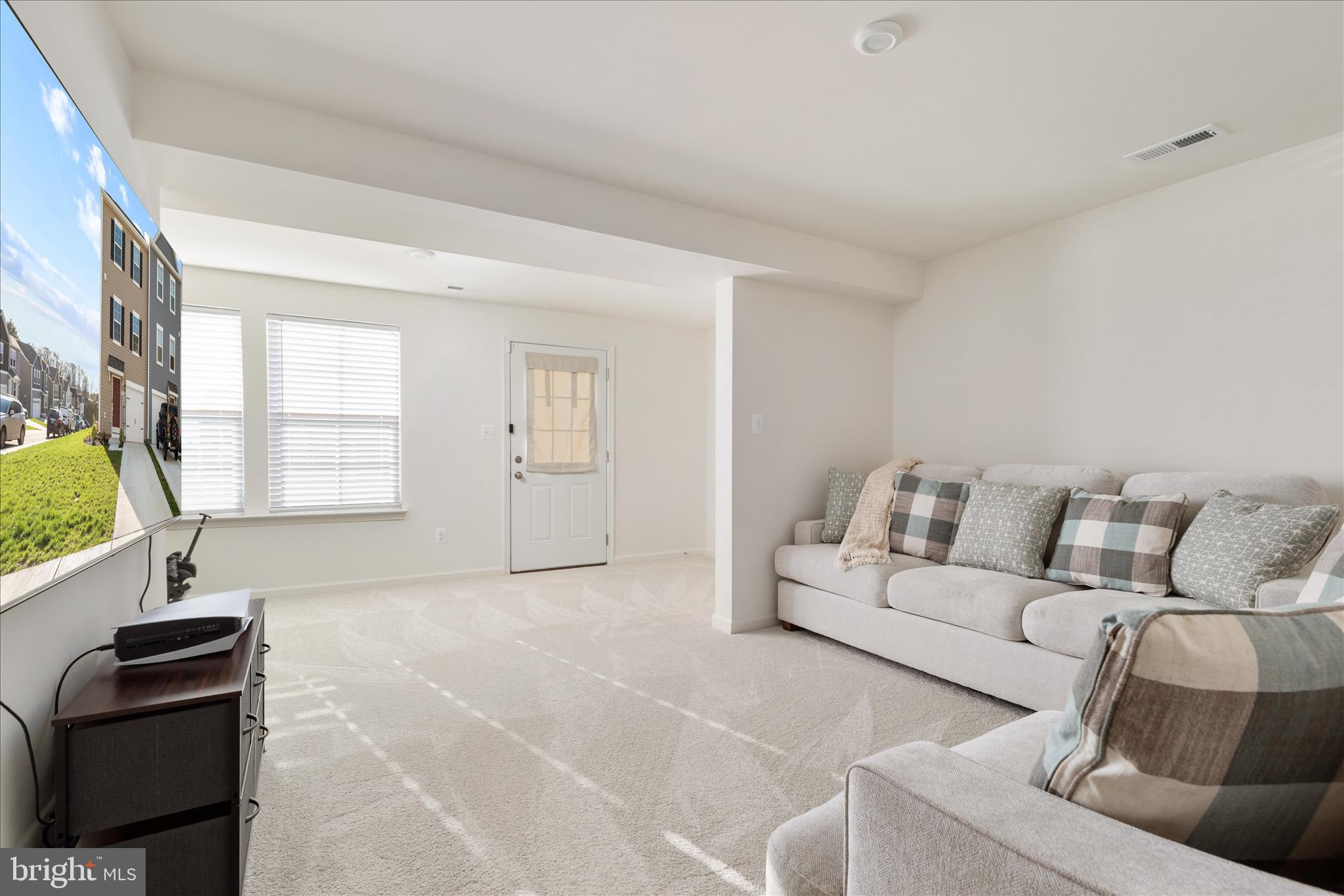 OVERLOOK AT RIVERSIDE TOWNHOMES - Residential