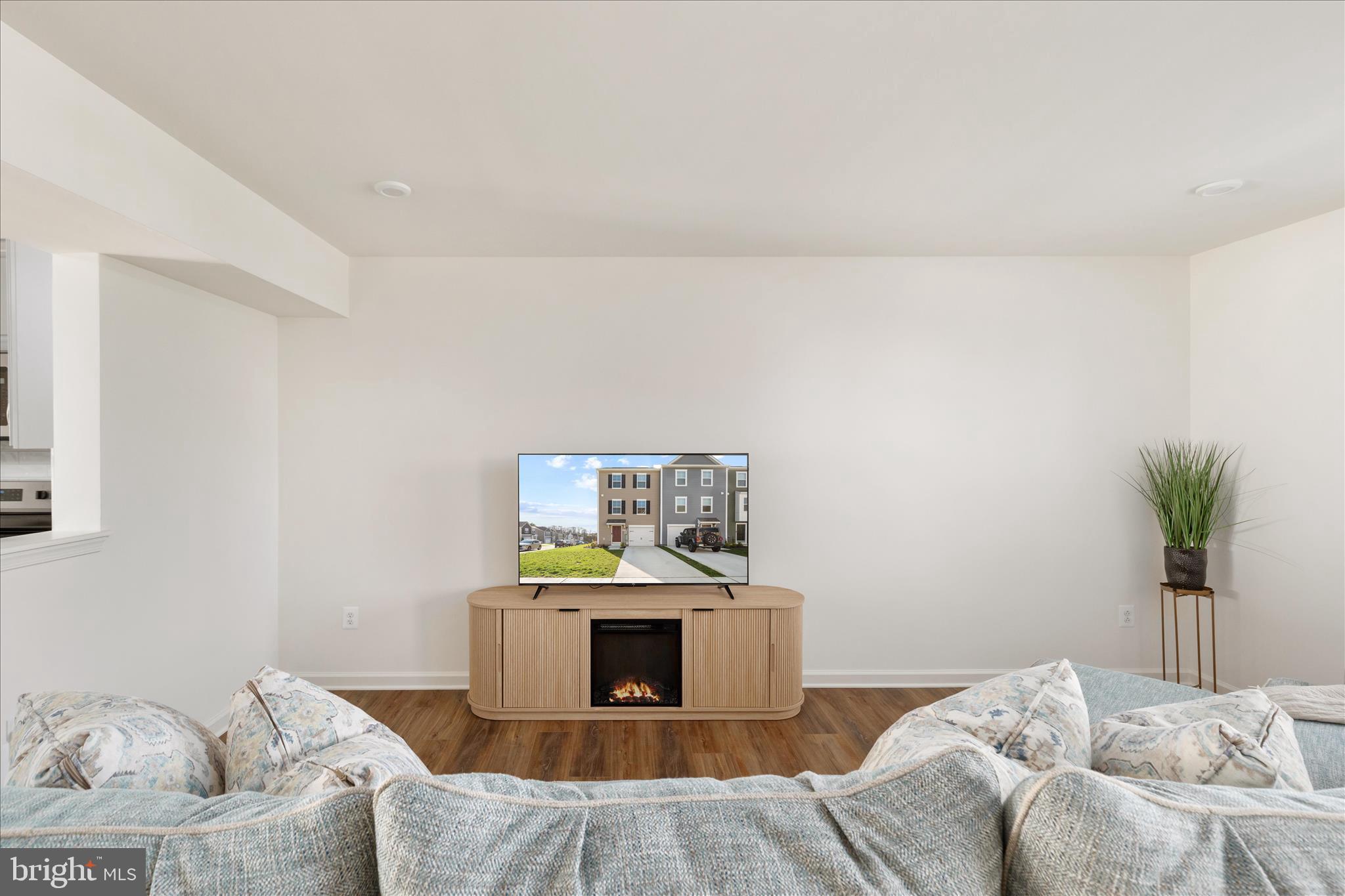 OVERLOOK AT RIVERSIDE TOWNHOMES - Residential