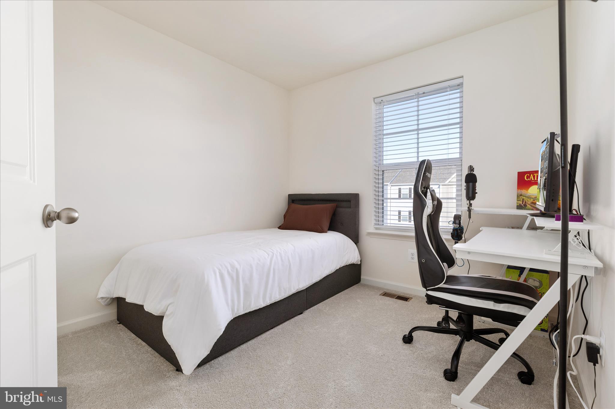 OVERLOOK AT RIVERSIDE TOWNHOMES - Residential