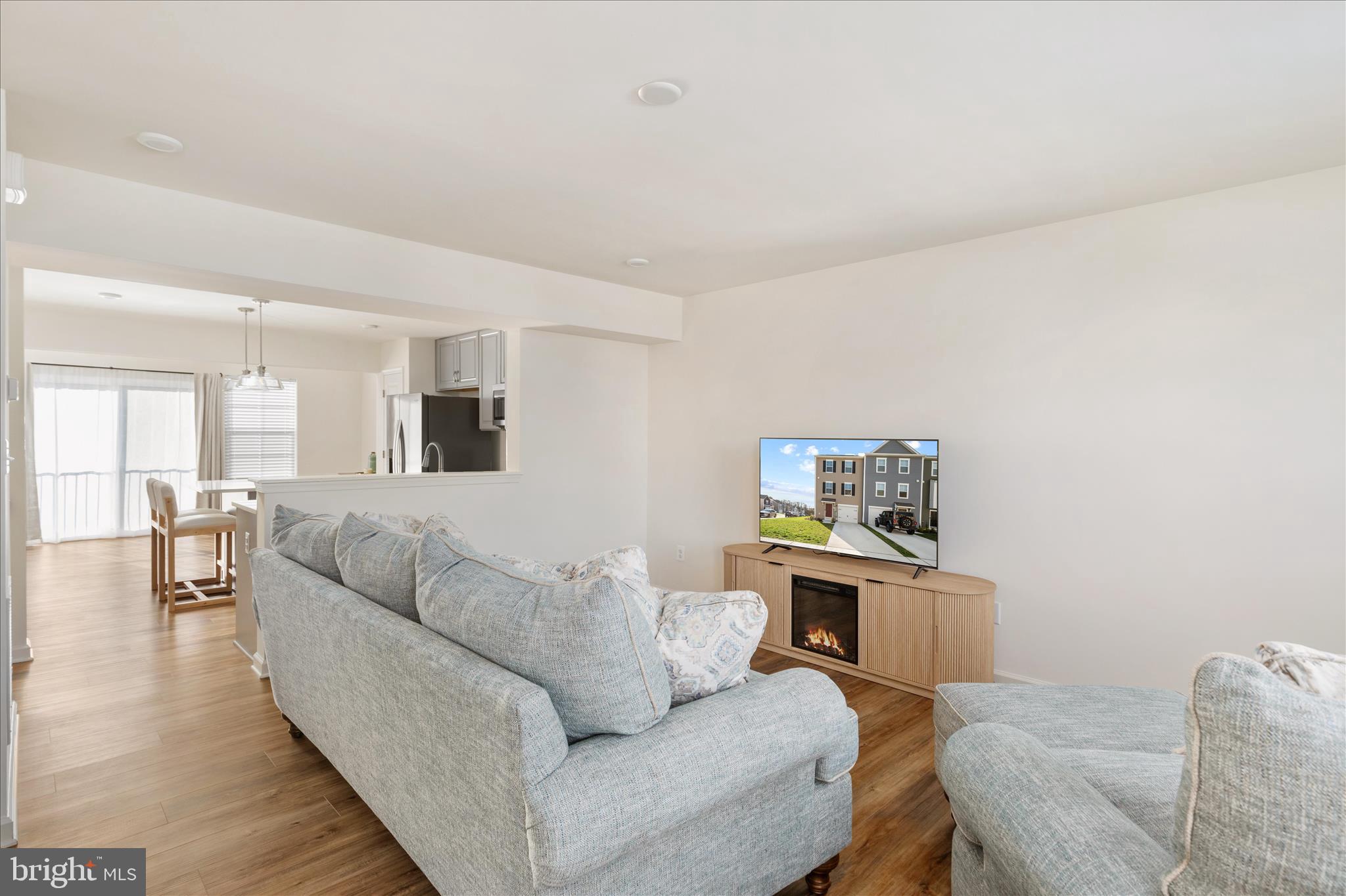 OVERLOOK AT RIVERSIDE TOWNHOMES - Residential