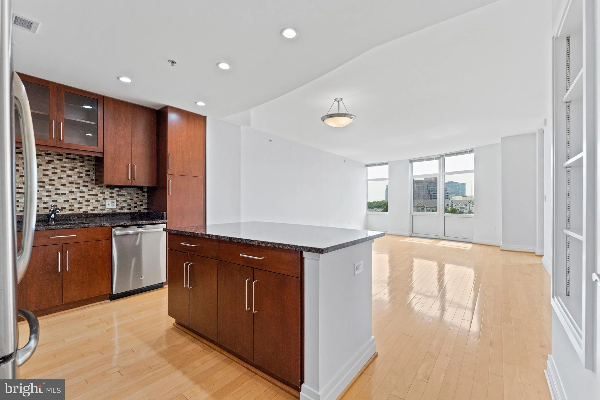 8220 Crestwood Heights Drive Unit 910, Mclean, VA, 22102