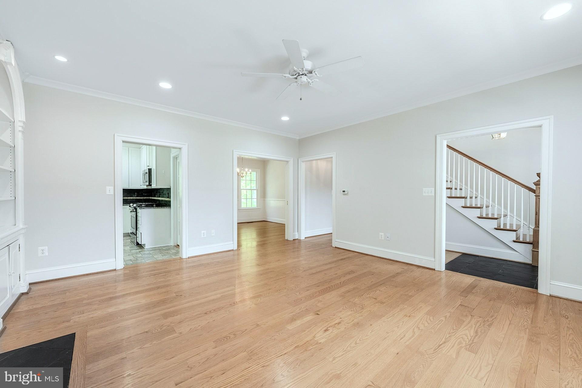 JEFFERSON RUN MANOR - Residential