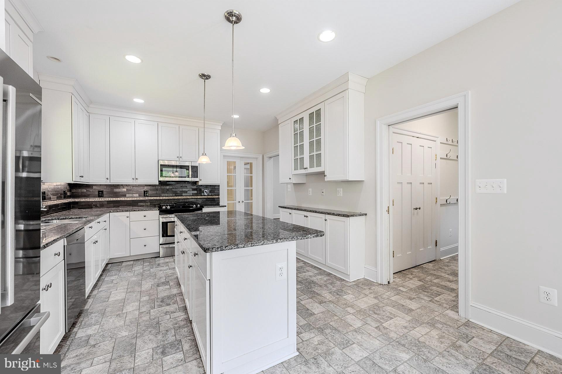 JEFFERSON RUN MANOR - Residential