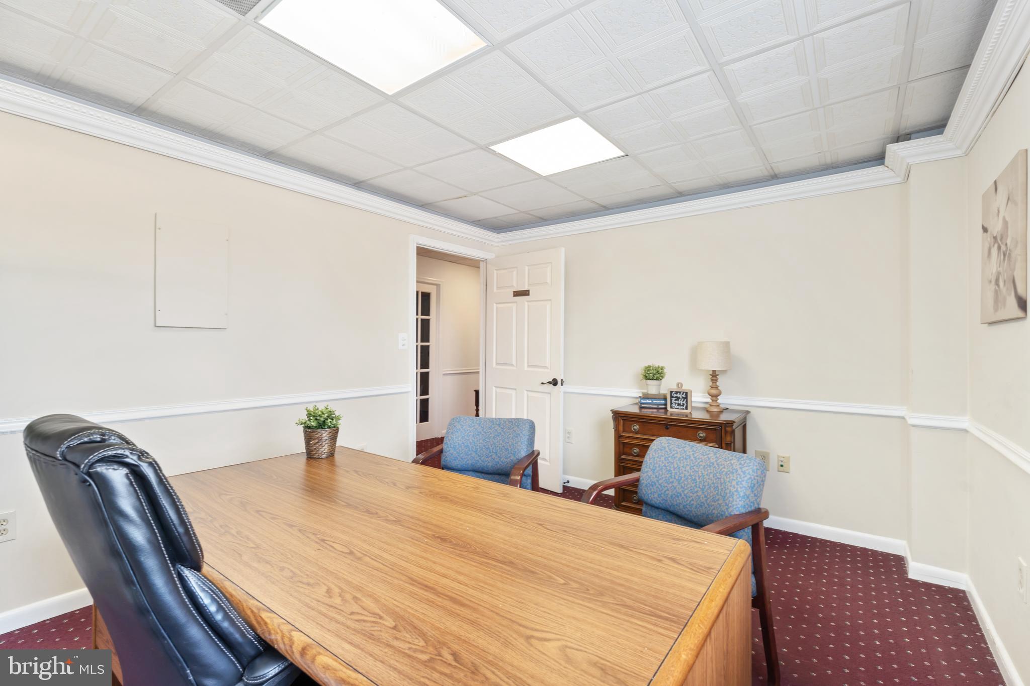 EDDLYNCH - Commercial Lease