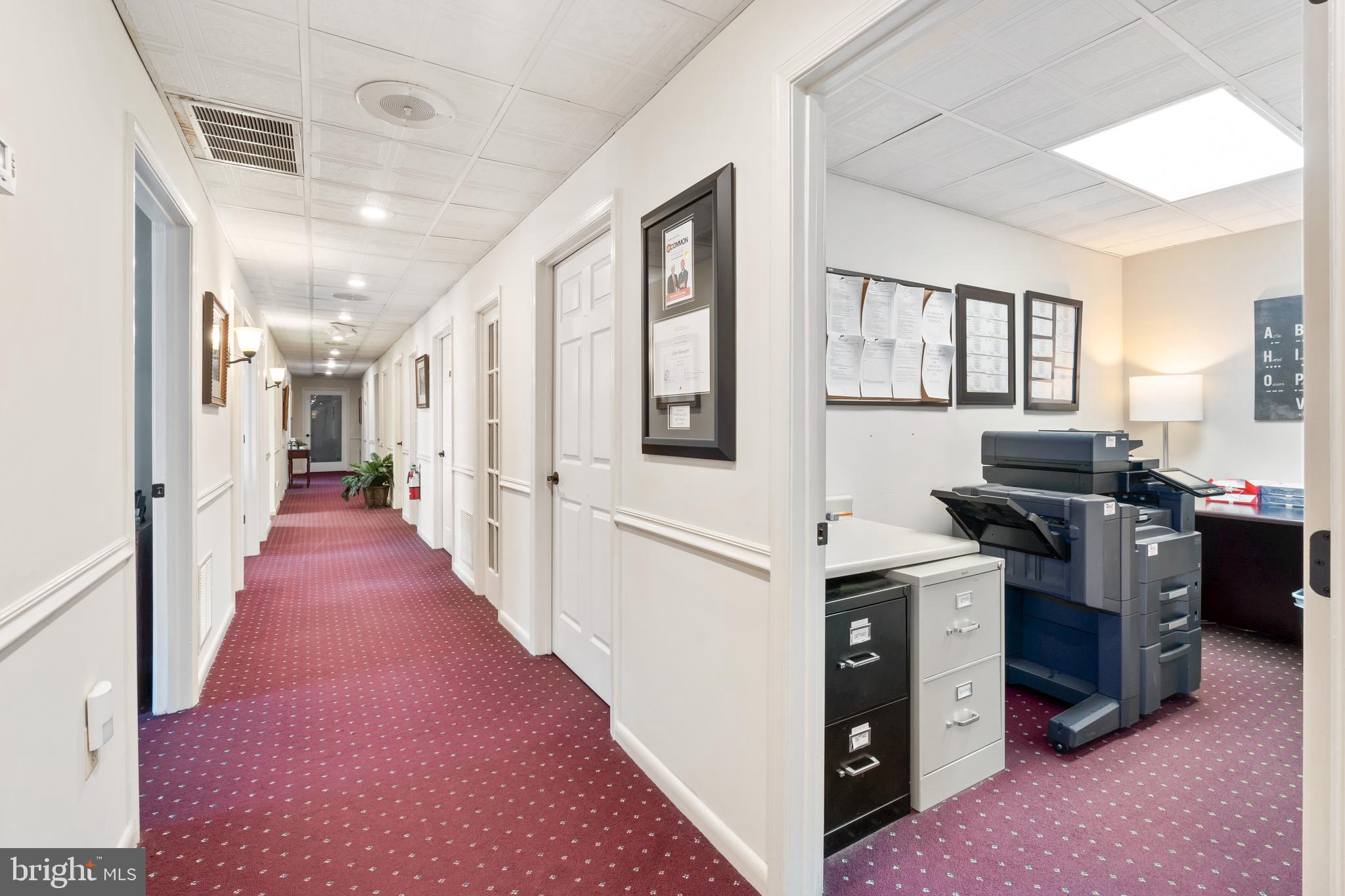 EDDLYNCH - Commercial Lease