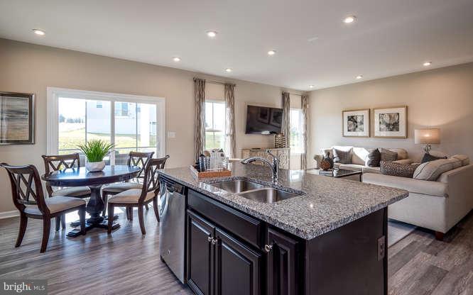 LEE'S PARKE - Residential