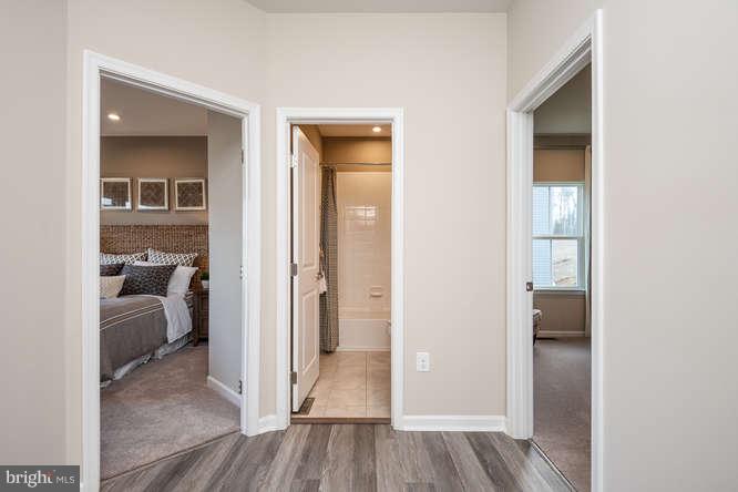 LEE'S PARKE - Residential