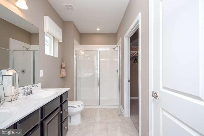 LEE'S PARKE - Residential