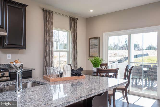 LEE'S PARKE - Residential