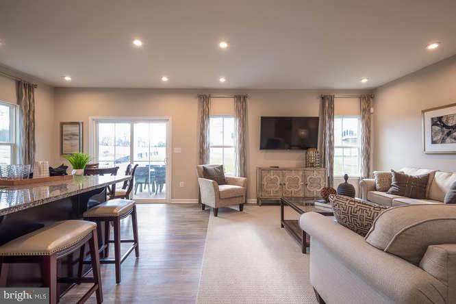 LEE'S PARKE - Residential