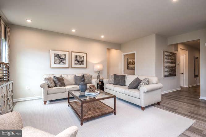 LEE'S PARKE - Residential